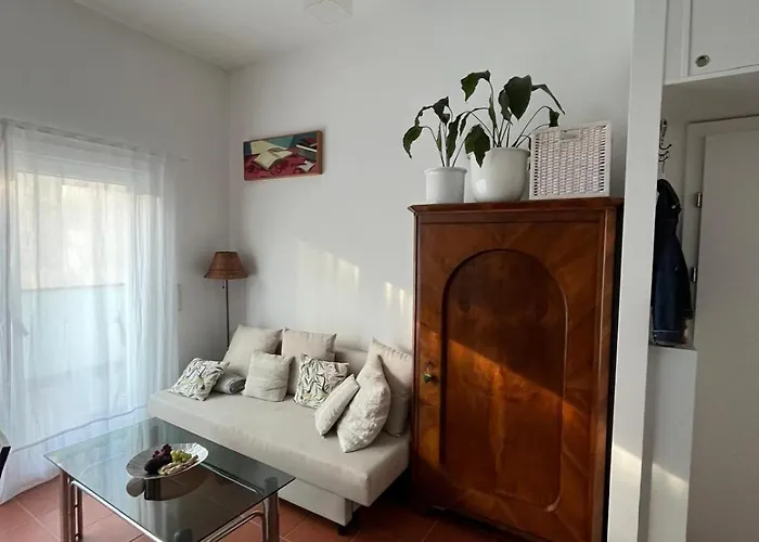 With Mediterranean Charm Daire *